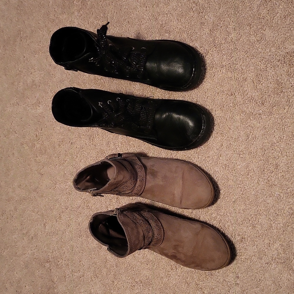 Girls boots